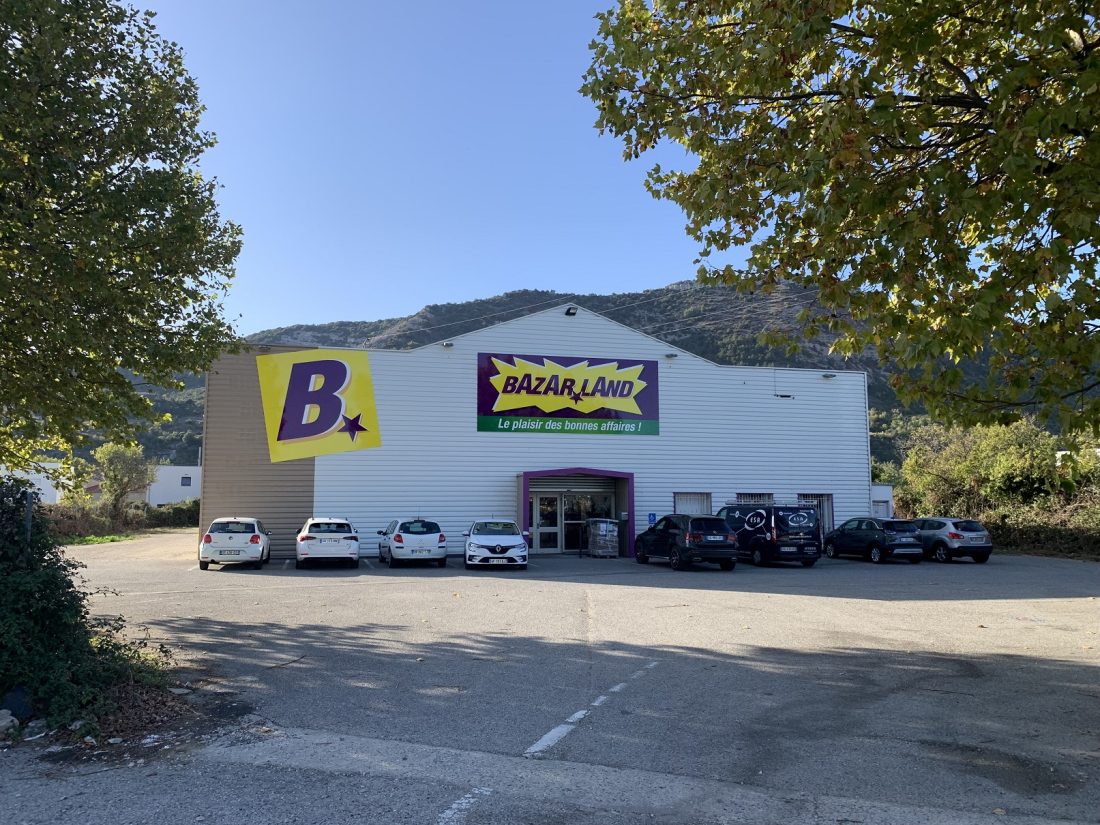 Façade_Soyons_Bazarland